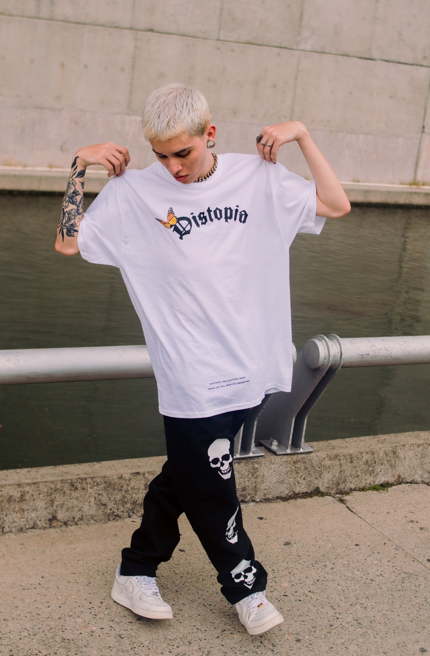 CAMISETAS BÁSICAS DISTOPIA