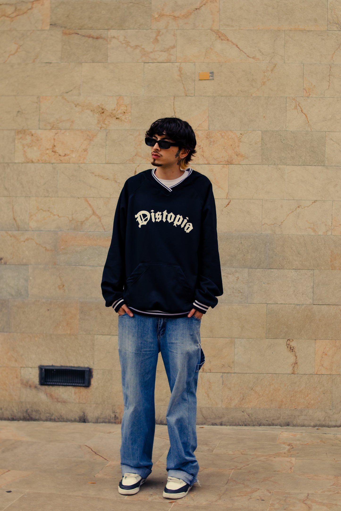 SWEATER DISTOPIA