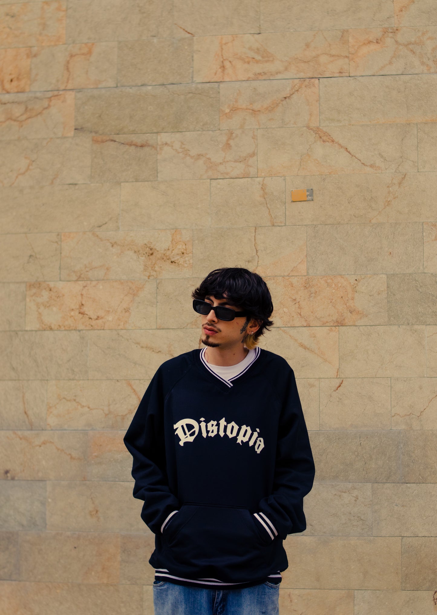 SWEATER DISTOPIA
